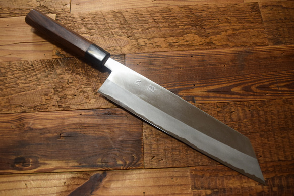 【未使用品】甲鉄 牛刀240mm クロマックス鋼 紫檀八角柄 P1030340.jpg?v=1670900492&