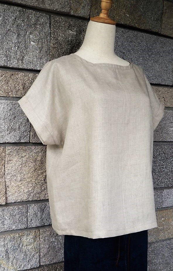 ゆったり肩落ち　リネンナチュラルカラー　ブラウス