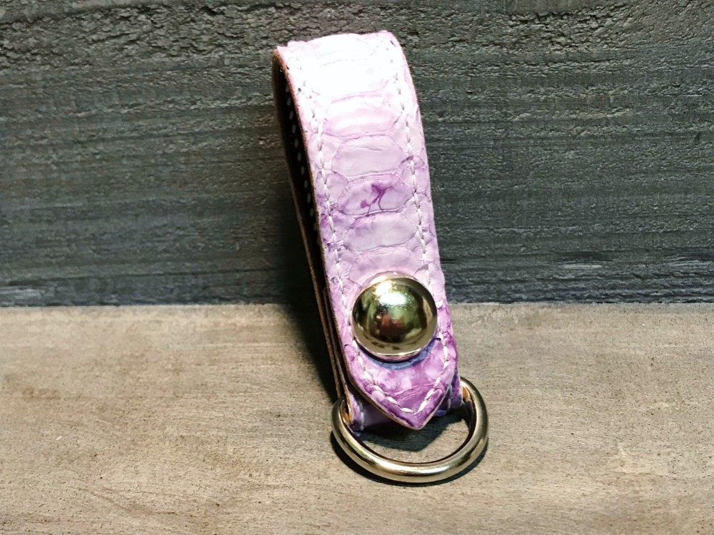 キーループ ヘビ革 サドルレザー 蛇革 レザークラフト 革小物 ベルトキーループ 手縫い ハンドクラフト 限定品 新品