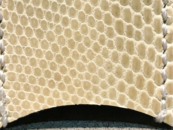 スタッズキーカバー リザード 手縫い レザークラフト ハンドメイド トカゲ革 革小物 鍵カバー 限定品 新品未使用 5枚目の画像