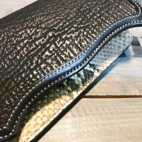 美品【栃木レザー】シャークレザー（鮫革）+真鍮製ウォレットチェーン