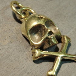 スカルクロスボーン ペンダントトップ 真鍮アクセサリー 髑髏骸骨 ネックレス ハンドメイド スカルネックレス 新品未使用 2枚目の画像