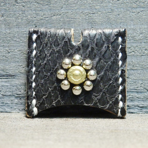 キーカバー ヘビ革 スタッズキーカバー 手縫い 蛇革 レザークラフト  