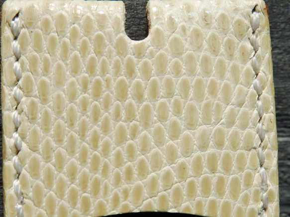 キーカバー リザード スタッズキーカバー 手縫い レザークラフト ハンドメイド トカゲ革 革小物 サドルレザー 限定品 3枚目の画像