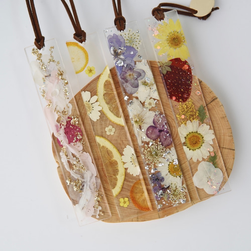 本の栞 しおり 手作り ハンドメイド 花柄 半透明 ラミネート加工