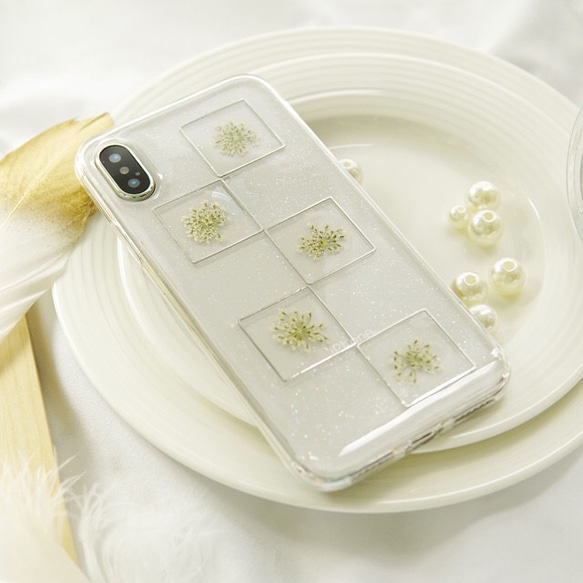 Queen anne`s Laceレースフラワー＆ゴールドパーツiPhoneケース 押し花ケース iPhone 11 4枚目の画像