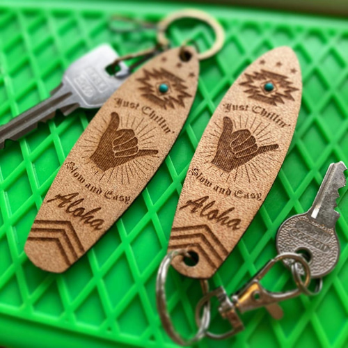 名入れ・送料無料 | サーフボード型 Squash Tail ≪Chillin' Shaka