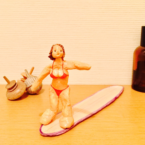 紙粘土オブジェ サーフガールズ 04 その他インテリア雑貨 エシモ 通販