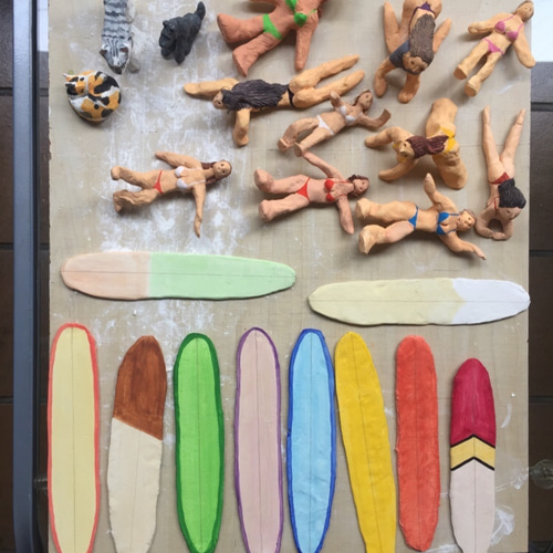 紙粘土オブジェ サーフガールズ 04 その他インテリア雑貨 エシモ 通販