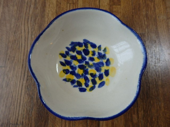 陶器　梅の花型　中鉢 1枚目の画像