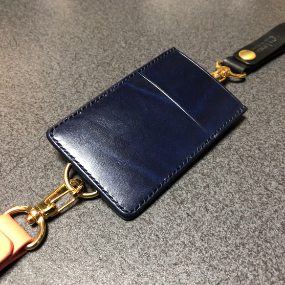 ルガトー2ポケットカードケースパスケース縦型紺ネイビーナスカンDカン金具付き金ゴールド 9枚目の画像