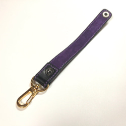 皮帶環鑰匙扣黑色金屬配件配紫色絨面茄子 第4張的照片