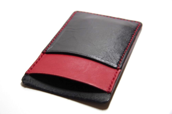 ≪現品処分セール≫シンプルカード2枚収納ケース黒ブラック赤色レッドステッチ 1枚目の画像