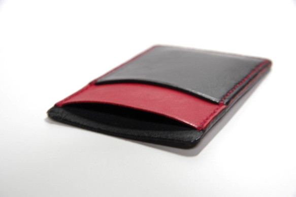 ≪現品処分セール≫シンプルカード2枚収納ケース黒ブラック赤色レッドステッチ 2枚目の画像