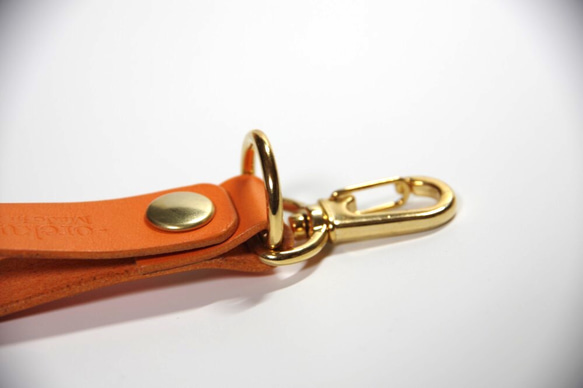 ≪現品処分セール≫オリジナルベルトループキーホルダーオレンジ真鍮ボタンＤカン、ナスカン付き 4枚目の画像