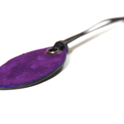 ≪現品処分セール≫プレート型バッグチャームブラックスエード紫パープル 4枚目の画像