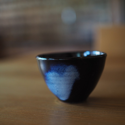 萩焼　ぐい呑み　おちょこ Amazon.co.jp: 萩焼 ぐい呑み お猪口 山根清玩作 青萩 割り高台