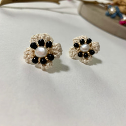 ころころカラフルフラワー✴︎バロックパール✴︎ビーズ✴︎ピアス✴︎サージカルステンレス✴︎チタン✴︎ノンホールピアス 4枚目の画像