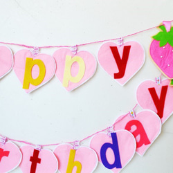 大人気バースデイケーキ＆苺のお誕生日のハートガーランド 4枚目の画像