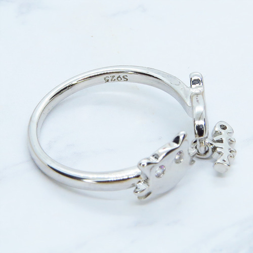 ねこモチーフリング 9号 ヴィンテージ風 シルバーアクセ サイド彫刻あり ねこモチーフリング 9号 ヴィンテージ風 シルバーアクセ サイド
