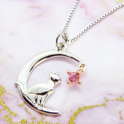 揺れて輝く宝石にじゃれる猫と三日月の大人可愛いネックレス シルバー925 ピンクトルマリン ムーン 6枚目の画像