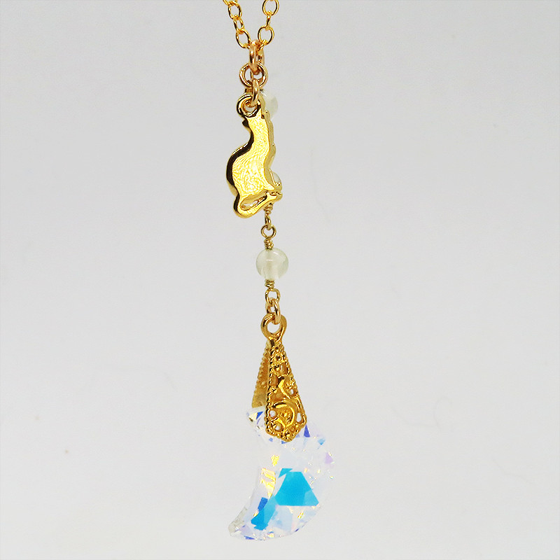 14KGF 猫モチーフのネックレス 大粒の三日月型スワロフスキーと3連レモンクオーツ