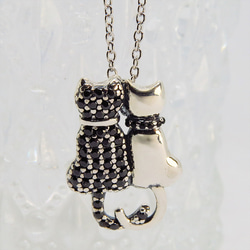 白猫と黒猫が寄り添うペアモチーフネックレス シルバー925 キュービックジルコニア 猫ネックレス 10枚目の画像
