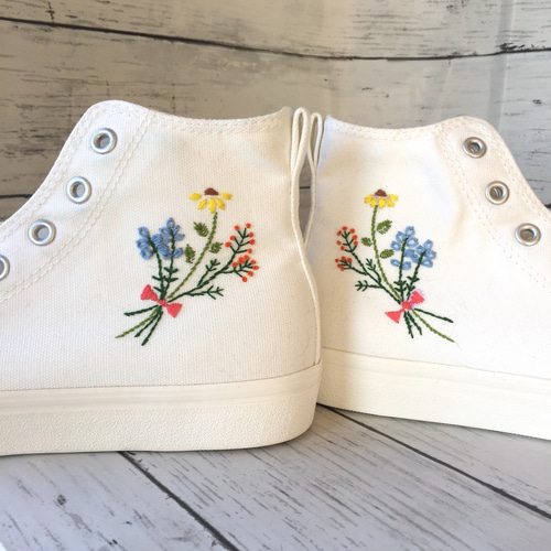 お花の刺繍 ハイカットスニーカー スニーカー ミカベベ 通販
