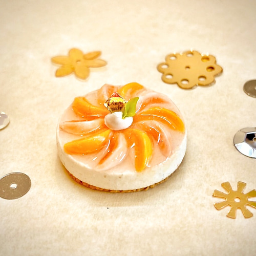 ミニチュアケーキ I made a miniature cake on the theme of Alice in Wonderland