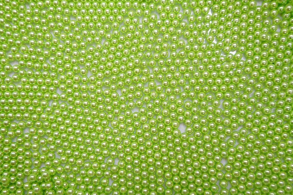 カラーパール グリーン 4mm 約300個 穴無し ビーズパーツ アクセサリー材料 パール素材 1枚目の画像