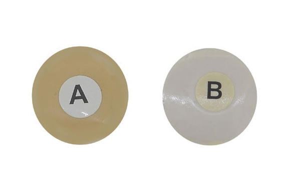 中国製 ストーン用 エポキシ樹脂 粘土（パテ グルー） ベージュ 20g　（A10g,B10g）（シンガポール産） 1枚目の画像