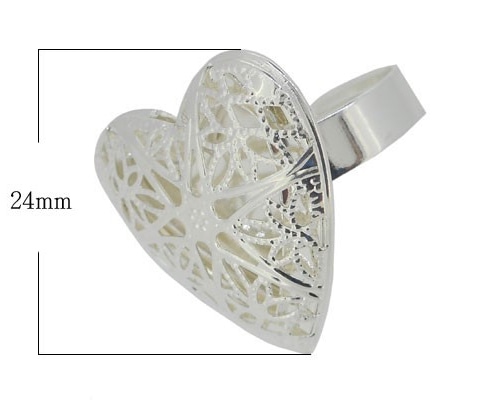 500】薔薇のリング／樹脂粘土／フリーサイズ 500】薔薇のリング／樹脂