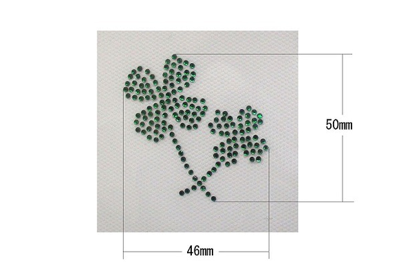 Shareki Mサイズ マスクアクセサリー アイロン付着 キラキララインストーン ファッションマスク  四つ葉2 4枚目の画像