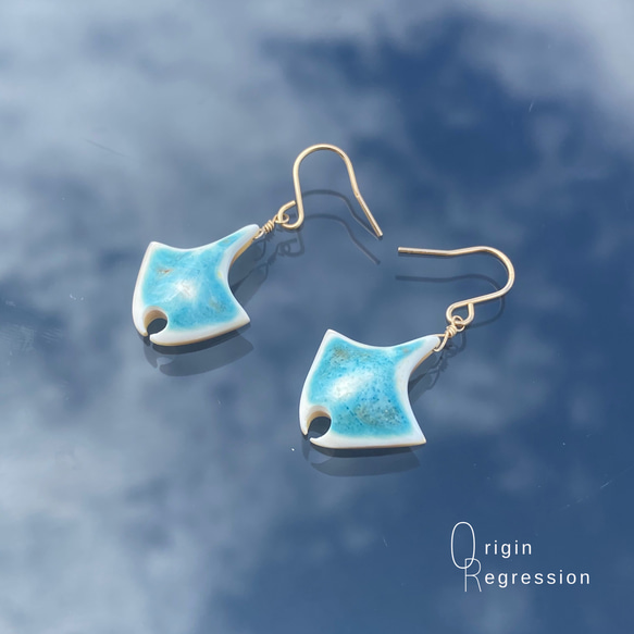 夜光貝 マンタ 14kgf ピアス (イヤリング変更可) ピアス（フック