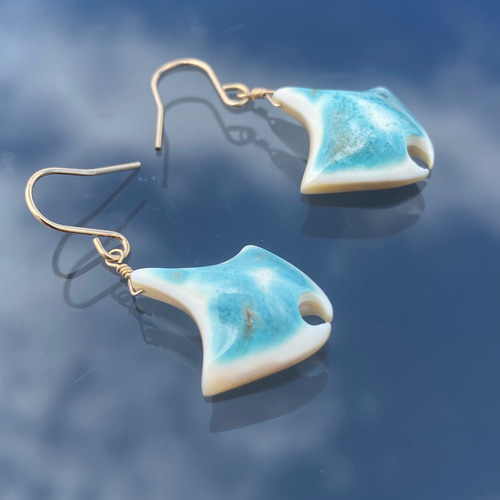 白妙 ♦︎14kgfラブラドライトバタフライカービングピアス/イヤリング 14KGF】高品質ラブラドライト×ゴールドボールのスタッドピアス-2way