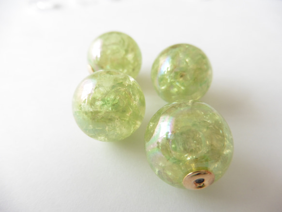 クラッシュパール♡キャッチ~green~16mm*2ペア 1枚目の画像