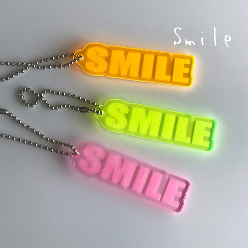 キーホルダー・アクリルキーホルダー smile SMILE☆アクリルキーホルダー 蛍光3カラー キーホルダー Quality 通販