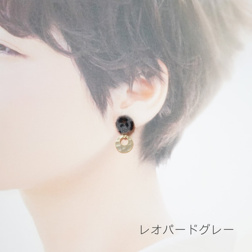 レオパード柄の小さなファーカボションピアス／イヤリング《576_01  