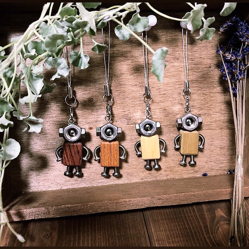 木のストラップ オリジナル雑貨 ボルトアート ロボット ハンドメイド