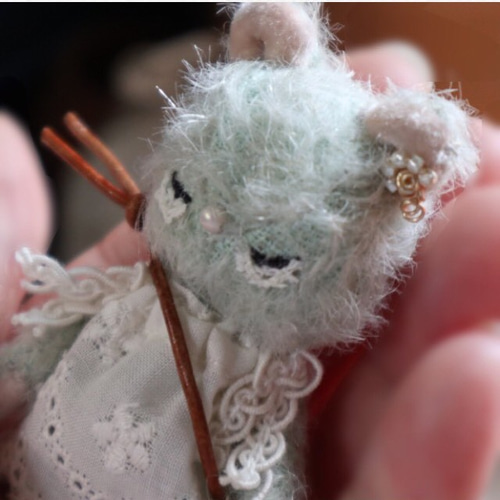 受注製作】レースまつ毛♡お鼻パールなネコちゃん 7.5㎝ テディベア