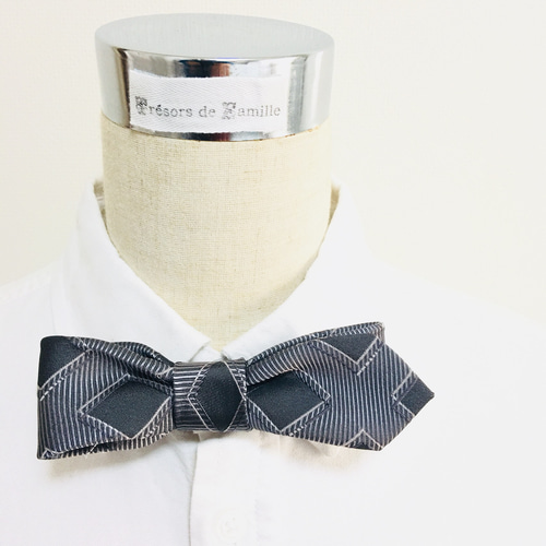 ☆リボン名札クリップ 蝶ネクタイ型ダイナソー柄×ミントグリーン色☆再販8 ☆リボン名札クリップ 蝶ネクタイ型ダイナソー柄×ミントグリーン色☆の