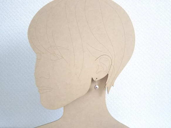 蒔絵パールピアス/揺れる花カラクサ /maki-e pearl earrings/flower arabesque 7枚目の画像