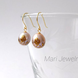 蒔絵パールピアス/揺れる花カラクサ /maki-e pearl earrings/flower arabesque 1枚目の画像