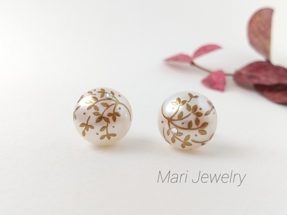 蒔絵パールピアス / タンポポの綿毛とスワロ / maki-e pearl earrings/dandelion