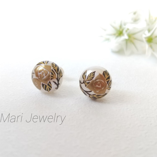 AKIO MORI「 南洋真珠に金蒔絵の薔薇模様のピアス」 蒔絵（まきえ）の