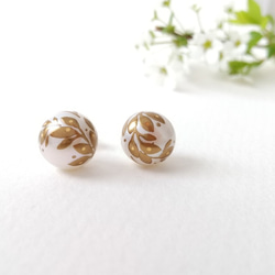 蒔絵パールピアス / 小さな葉っぱのアラベスク /maki-e pearl earrings /arabesque 2枚目の画像