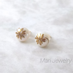 蒔絵パールピアス /小さなディジー/maki-e pearl earrings/daisy 1枚目の画像