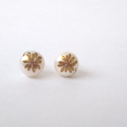 蒔絵パールピアス /小さなディジー/maki-e pearl earrings/daisy 3枚目の画像