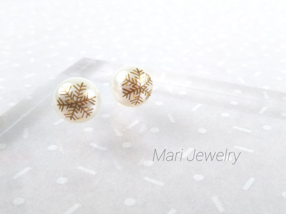 蒔絵パールピアス / 小さな雪の結晶 / maki-e pearl earrings / snow crystals