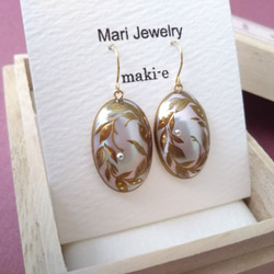 蒔絵オスメニアパールピアス / 葉っぱのリース / maki-e pearl earrings/leaf wreath 6枚目の画像